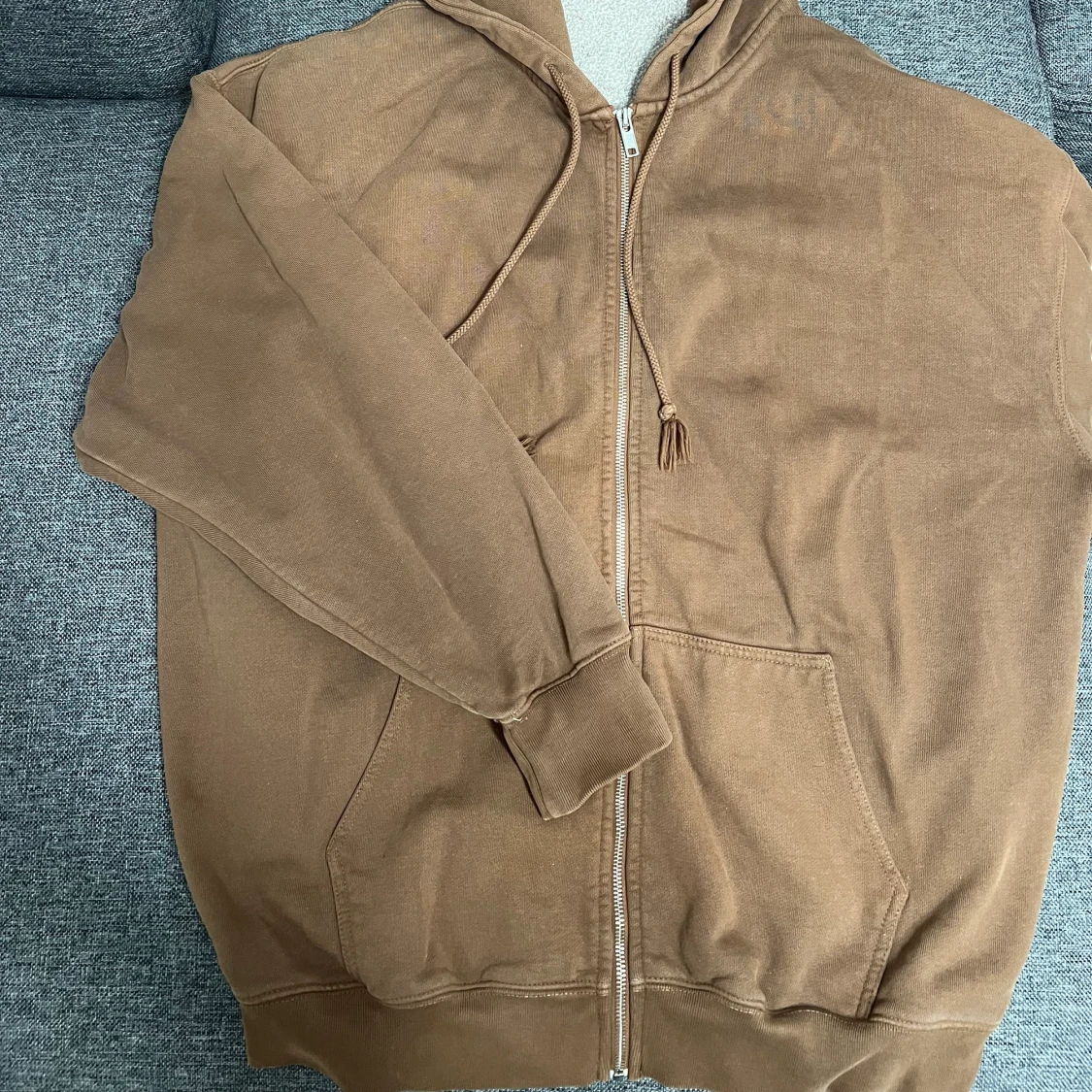 Brandy Melville Oversized zip up Brun