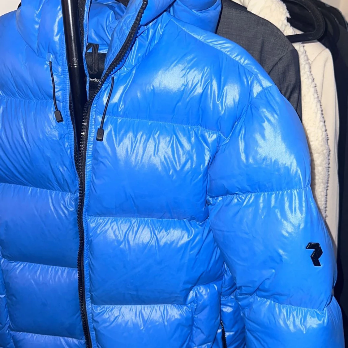 Blå peak performance dunjacka stl M - 90