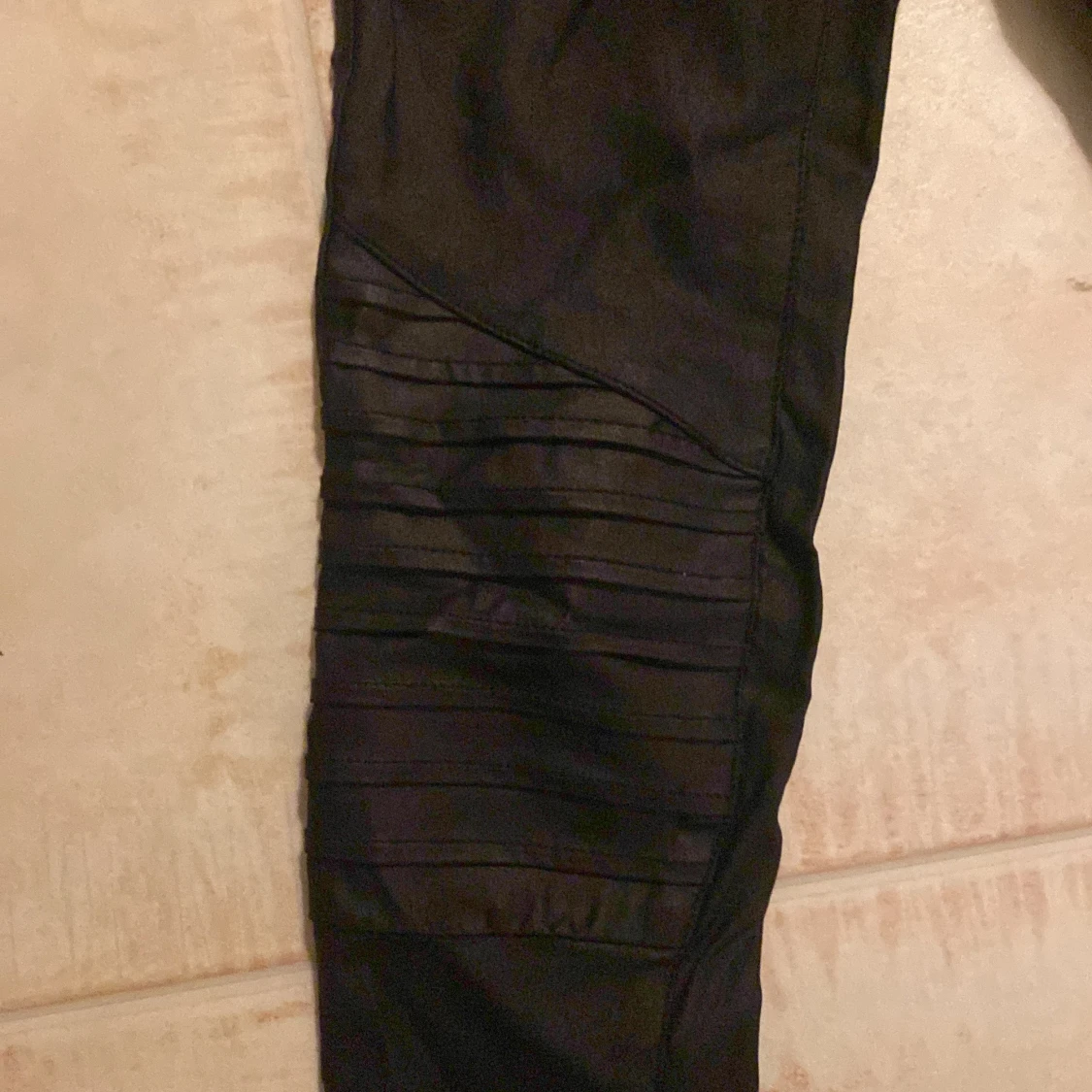 Fake skinn byxor  - 90