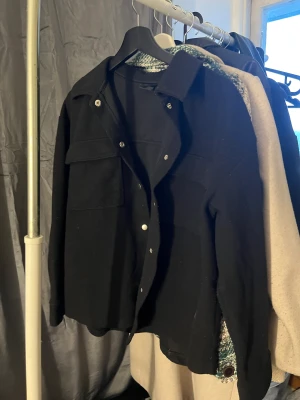 Kort kappa strl s - Helt ny, skön, bra pris och fin. 