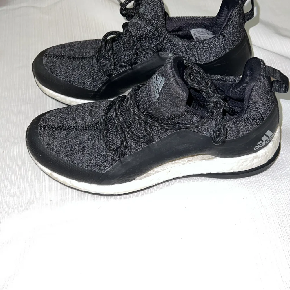 Adidas Sneaker. Storlek 37.1/3 . Skor.
