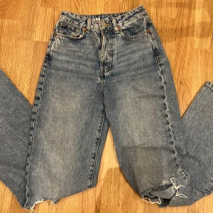 Bikbok jeans - Säljes dess bikbok jeans som knappt är använda i storlek 24/32. Nypris-599, mitt pris-249+frakt