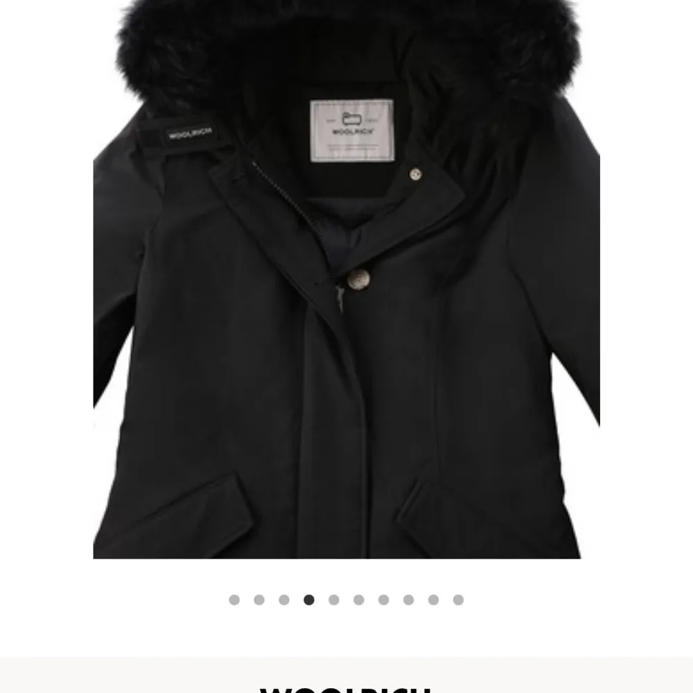 Säljer min Woolrich Luxury Arctic Parka, en fin värmande jacka som jag bara använt 1 vinter.  Storlek M men passar även för S  Orderbekräftelse finns! . Jackor.