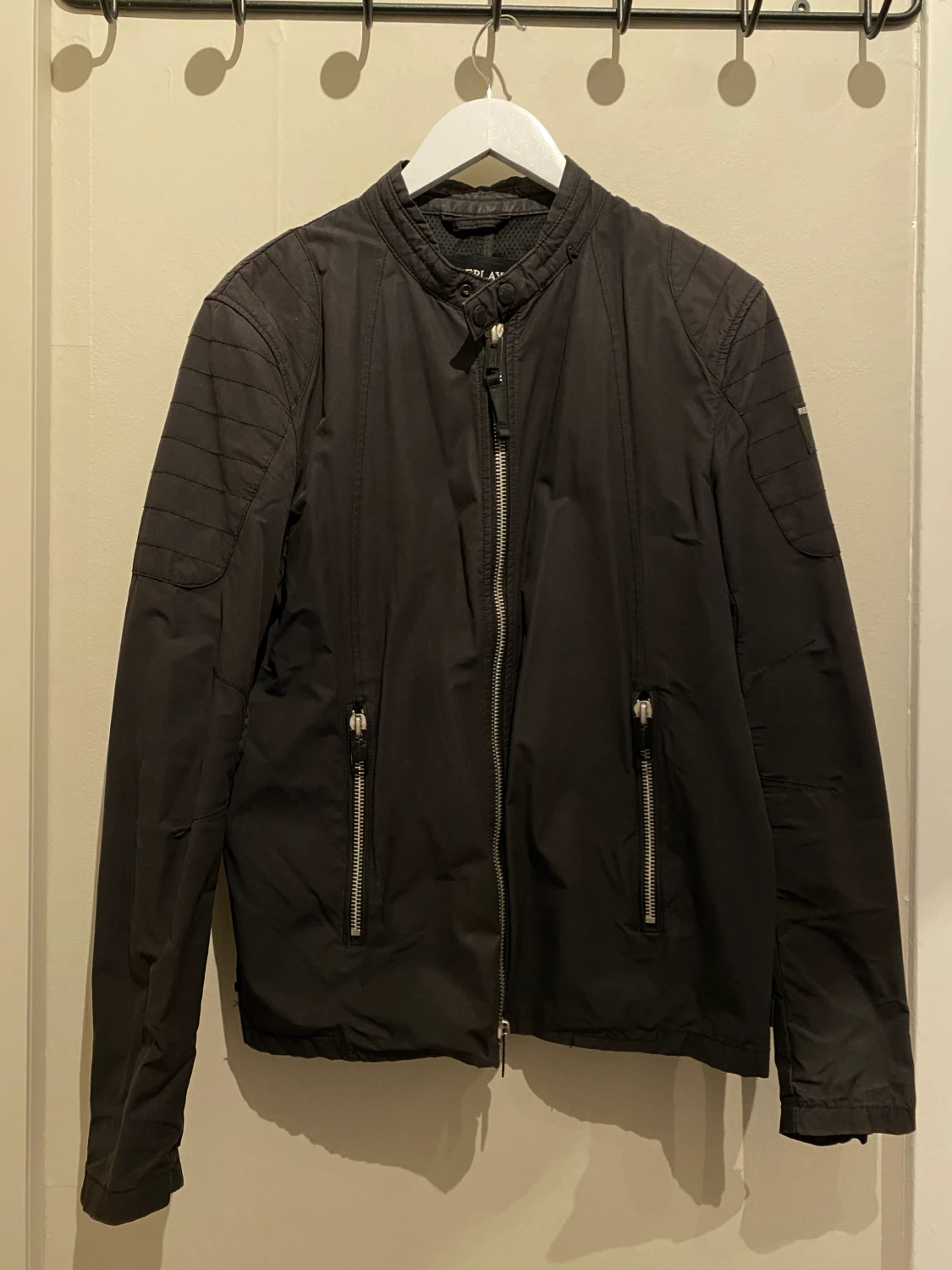 Svart jacka från Replay