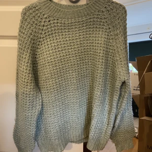 Tröja  - Så fin stickad tröja, fin grön färg 