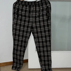 Byxor  - Skriv gärna om du är intresserad.