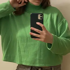 Grön mjuk tröja från zara, knappt använd