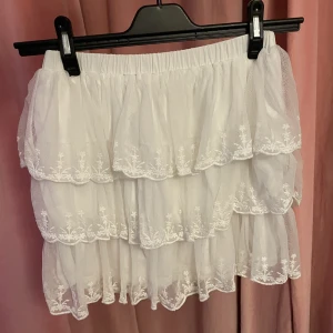 Kjol H&M - Kjol från H&M är välvårdad. 