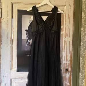 Fin balklänning jag köpt secondhand men ursprungligen från BikBok. Lite mindre i storleken. Superbra skick 💕