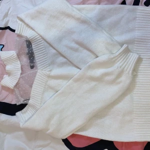 Vit kawaii kofta! - Endast provad och ej ”använd”. Är ifrån Romwe och säljs inte längre tyvärr, säljer pga att den aldrig används. 🎀