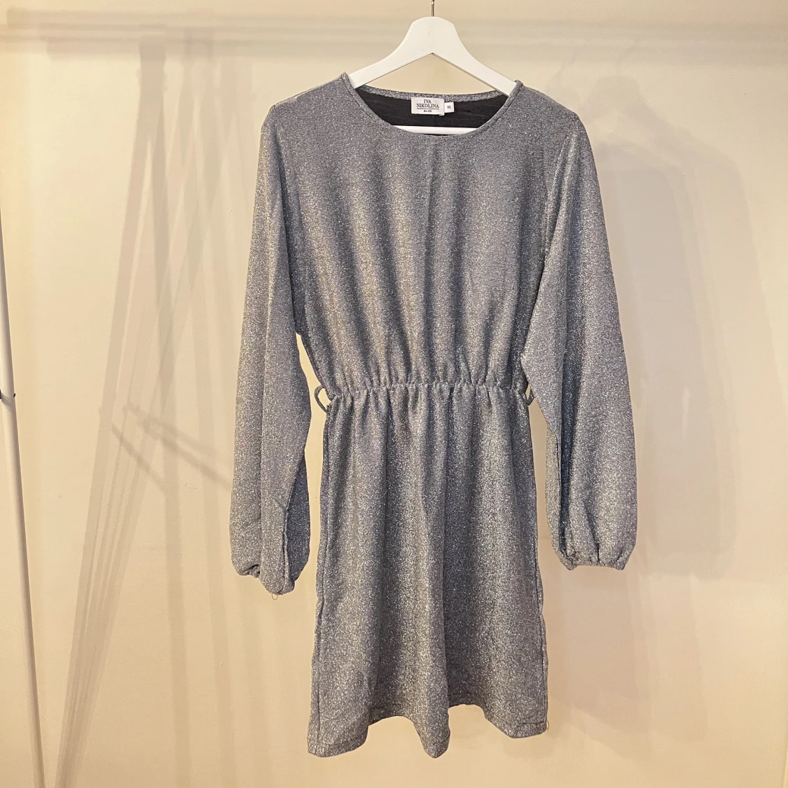 Glitterklänning från NA-KD