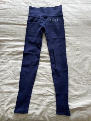 Slipstream Relode  - Snygga slipstream tights från Relode. Skönaste tightsen som finns. Använda men fint skick. 