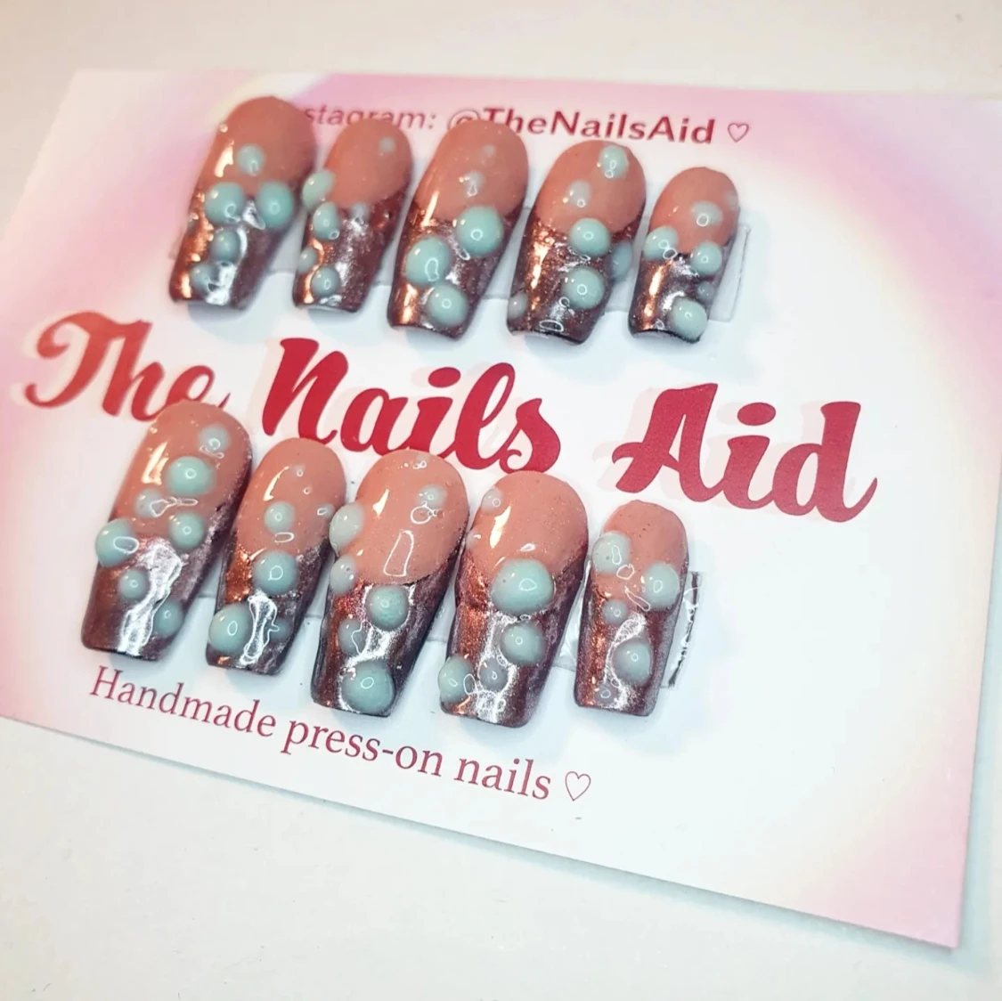 chrome frenchmanicure naglar med blå bubbles - 90