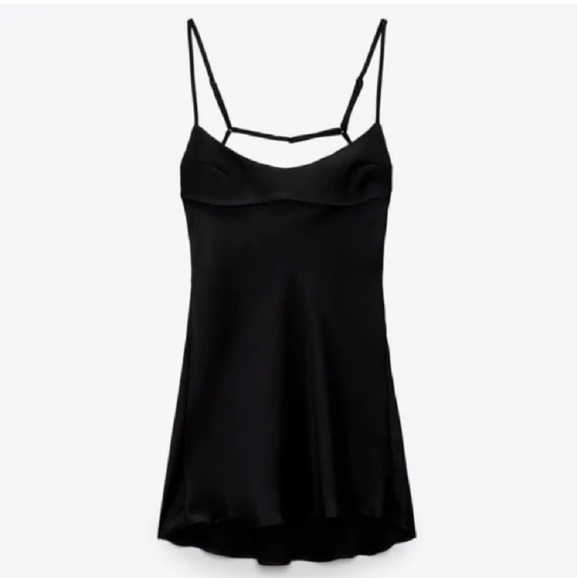 Silkesklänning med öppen rygg! - 90