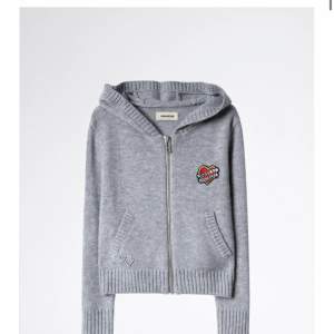 Säljer denna gråa zip up hoodien från Zadig då jag aldrig fått användning för den. Köpt för 1050kr men säljer den vid bra bud! (Inte såld personen som la budet ångrade sig)