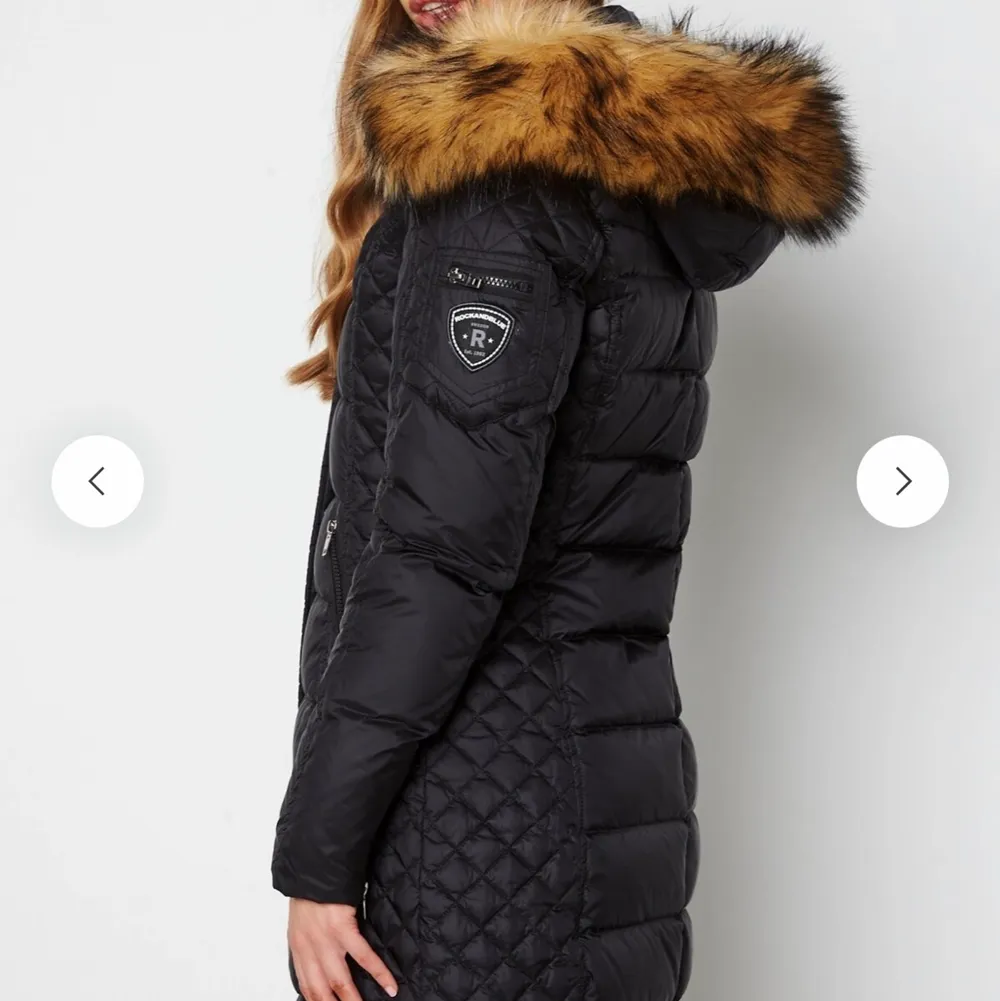 Vinterjacka ifrån rock and blue som är varsamt använd. Strl 38. Inga defekter. Lånad bild. Nypris är över 3000kr. Takit.