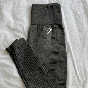 GYMSHARK Vital seamles leggings  - Säljer mina vital seamless leggings från gymshark i strl S använda 1 gång :) 