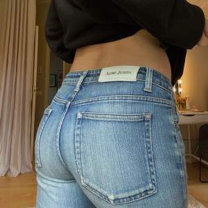 Vintiage acne studios low rised jeans i storlek S i bra skick. Köparen står för frakt 