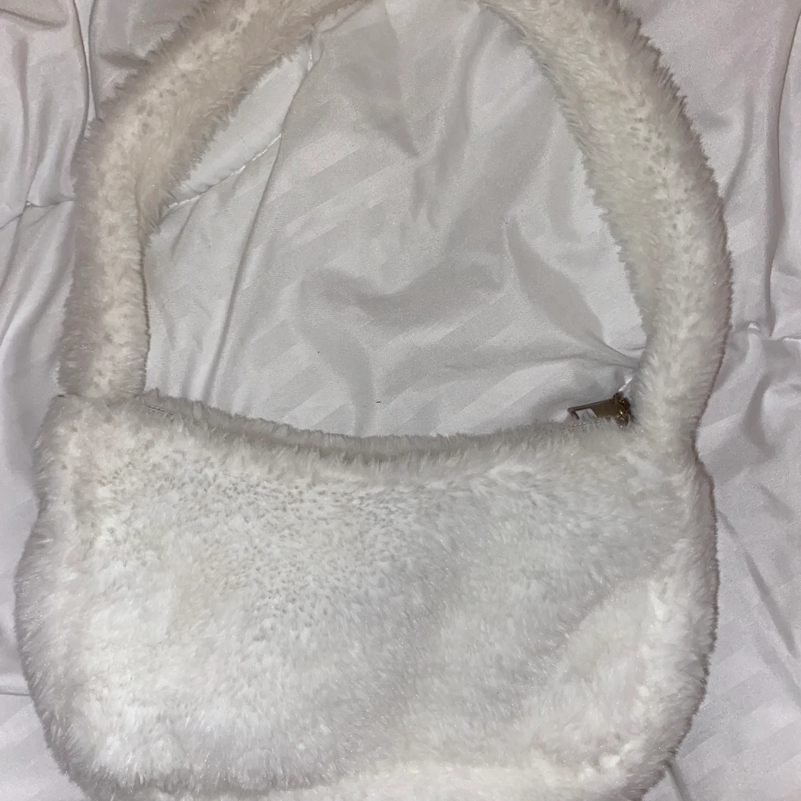 Fluffiga Axel väskor - 91