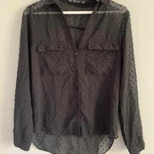 Svart skjorta - Storlek 36