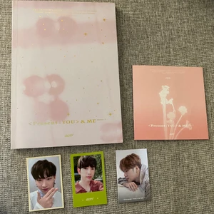 GOT7 album ”< Present : YOU > & ME” - heeej!! säljer mitt GOT7 album som endast har en liten defekt i hörnet annars är albumet i perfekt skick o alla inclusions ingår :D.
