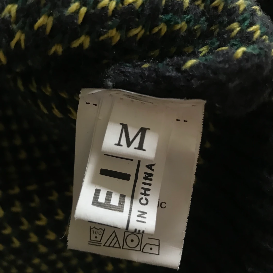 Mörkblå tjocktröja stolek M - 90