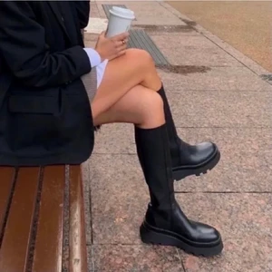 Stövlar  - Säljer dessa svin snygga  stövlarna, då de inte kom till så mycket andvändnimg. Hör av er vid intresse kramis💖