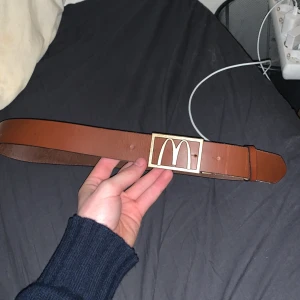 Mcdonaldsbälte - McDonalds bälte. bud