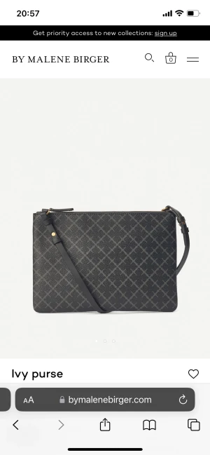 Malene Birger Väska - Säljer min helt nya malene Birger Ivy purse i färgen Charcoal, säljer den pga dubbletter. Inplastad och inte ens öppnad ur orginalförpackning, därav väskan orörd. Priset kan diskuteras vid snabb affär! 💗