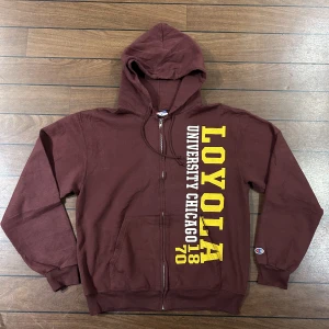 Vintage Champion Zip Hoodie  - Snygg vintage champion zip Hoodie i storlek M!  Använd gärna köp nu!