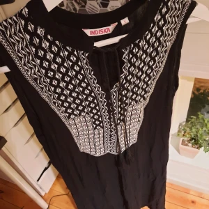 Klänning  - En klänning köpt på indiska! Jätte fin men kommer inte till användning