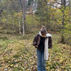 Rutig jacka - Rutig höst/vinterjacka använd fåtal gånger!  Nypris ca 700kr! Buda! Frakt tillkommer med spårbarfrakt ( min vanliga storlek är S i jackor men det var lite större i modellen så gick ner en storlek! ) 