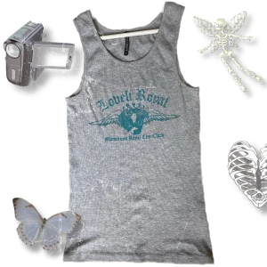 M - jätte coolt linne som jag köpte i somras secondhand! Säljes pga att jag ej använt den. Pris kan diskuteras<3