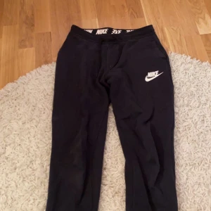 Nike mjukisbyxor  - Svarta mjukisbyxor 