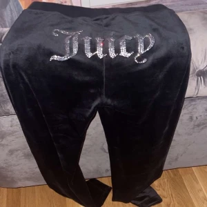 juicy couture - Helt oanvända köpte dom idag 