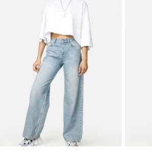 Junkyard jeans - Säljer mina junkyard jeans för använder aldrig dem längre, har i storlek 25 och 27 