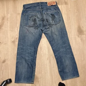 Säljer bape byxor - Säljer ett par bape byxor för de kommer inte till användning, dem är fint skick galet sexiga missa inte ut på detta🙌🏻!