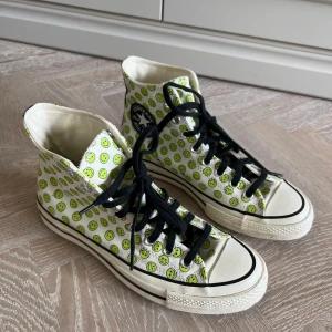  Converse CHUCK TAYLOR ALL STAR 70 HI - Helt oanvända converse. Unikt mönster. Storlek: 39,5 Nypris: ca 1000kr