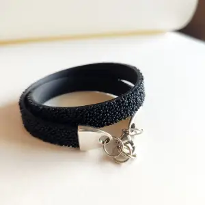 Black handmade bracelet, new. 36-38 cm length 