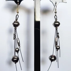 Handmade earrings handgjorda örhängen  - Handmade earrings, black and silver