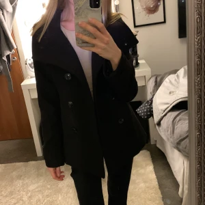 Kort kappa i storlek 34 - Kort kappa använd fåtal gånger 