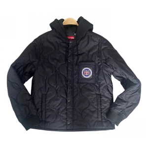 Supreme - 2017 supreme jacka, ”I pledge allegiance to shit” Aldrig använd 