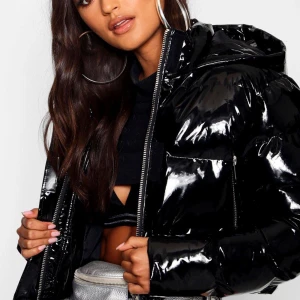 Boohoo - Säljer denna jacka i fint skick för den inte används. Säljer den för 200kr plus frakt ❤️