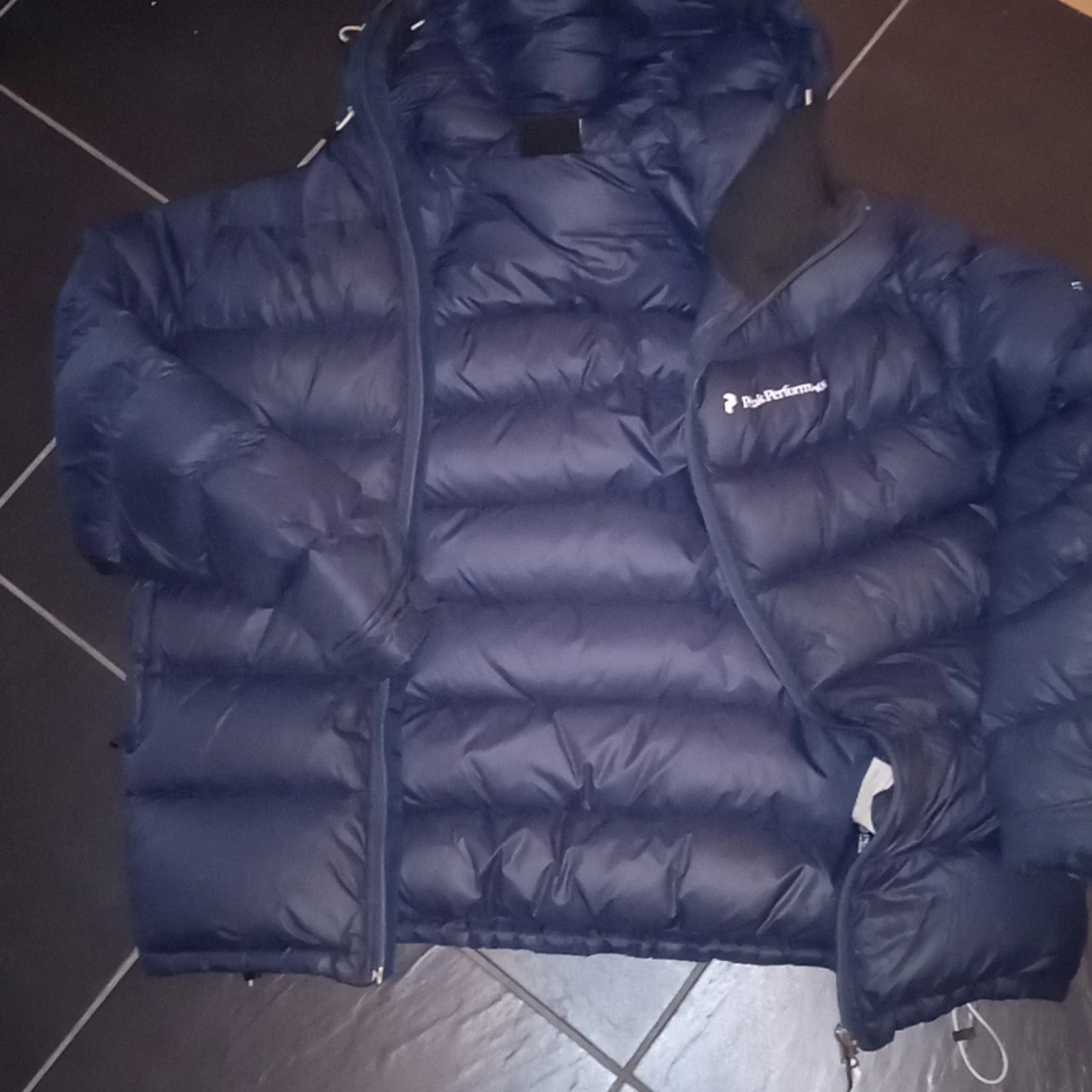 Peak Performance vinterjacka färg Navi blå - 90