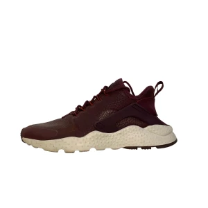 Nike skor - Sköna Nikeskor i modellen Air huarache! Utsidan av läder, använda ett fåtal gånger bara💘