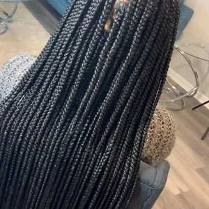 Flätor-box braids - Jag gör flätor i Stockholms området. Priset är 800kr oavsett längd😊