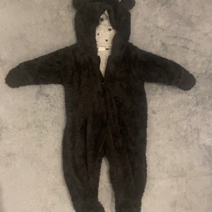 Teddyoverall - Teddyoverall från H&M i storlek 68 Knappt använd 