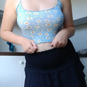 Fin topp - Fin sommar topp från shein. Använd en gång. Jättebra skick. Banden går att justera.