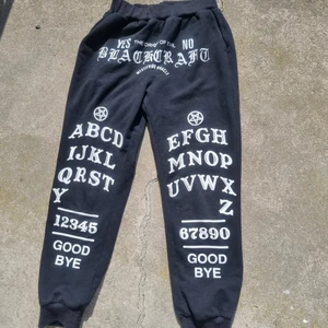 Ouija byxor - Mjukisbyxor med snyggt motiv