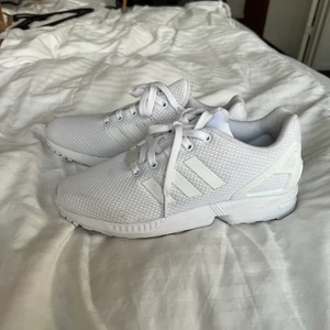 Adidas Flux - Sneakers från adidas använd endast en gång.